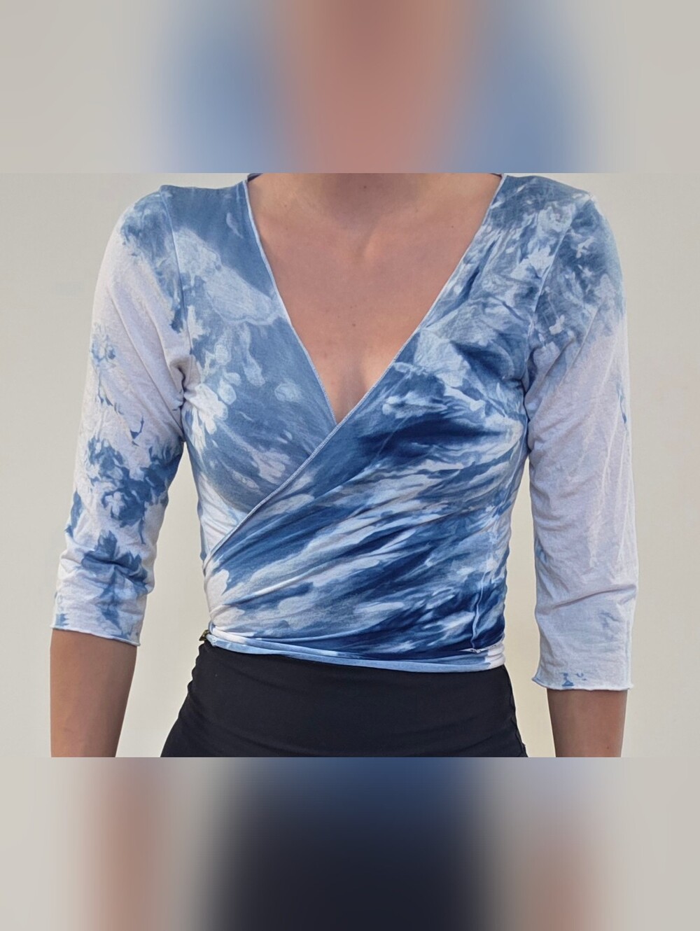 Blue Tie-Dye Wrap V-Neck Top SIZE Large **** Fits Like A Small- Med